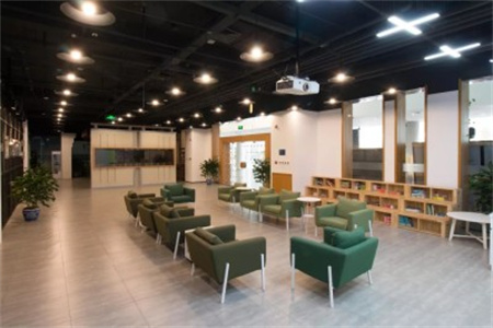 北京市新英才学校