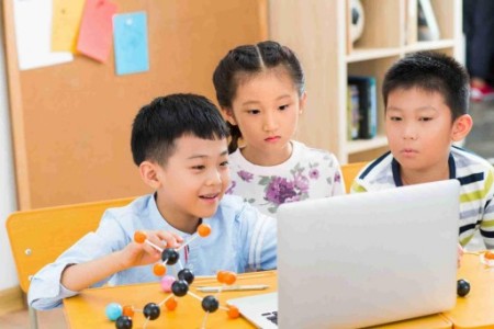 海淀区尚丽外国语学校小升初容易进吗，花钱可以入学吗？
