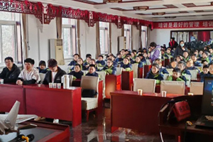 华油荣德小学开展航空航天特色科普讲座!