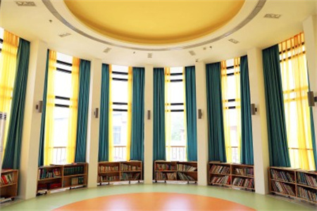 ��������Ӣ��ѧУ