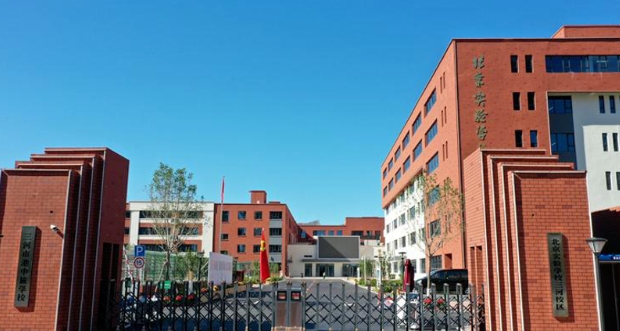 ������ѧУ