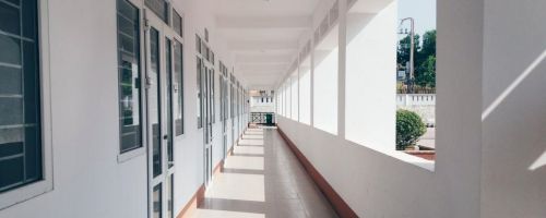 中育贝拉国际高中地址