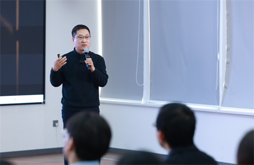 ���Ͻ�ʦ�Ŷ�