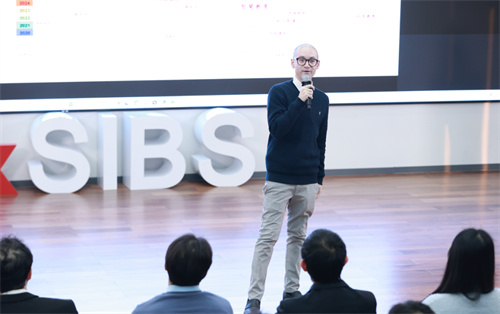 ���Ͻ�ʦ�Ŷ�