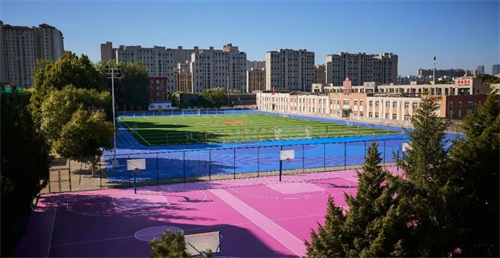 �����м�ѧУ������