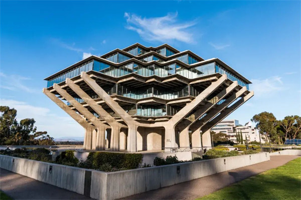 北京明德学院中美课程班