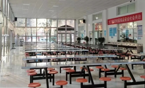 华油荣德小学食堂