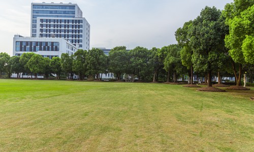 云南商務職業學院