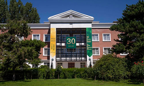 13.˽ѧУ