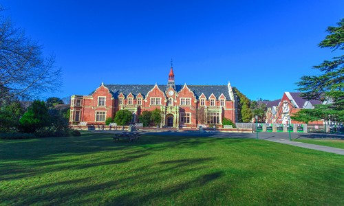 上海震旦職業學院