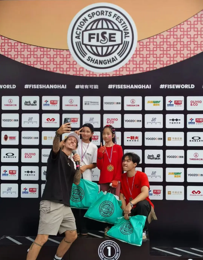 君诚学子获世界冠军