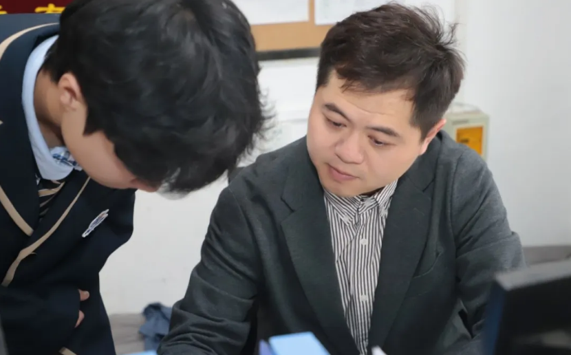 ����ѧУ�γ�����У԰������