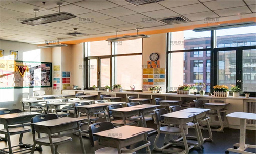 �����г���������ѧУ̽У