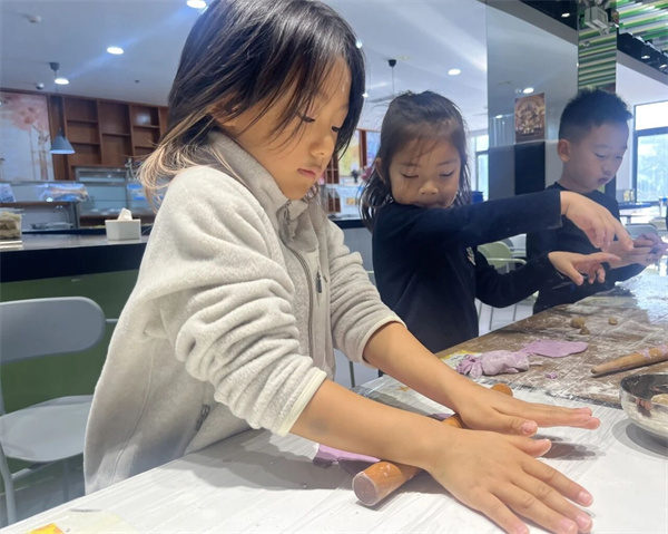 �����յ���ɫ�γ�