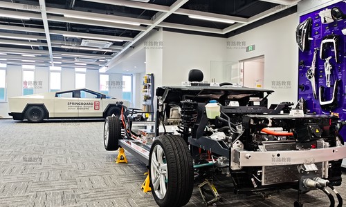 真实汽车原理构造教学车型和特斯拉模型车