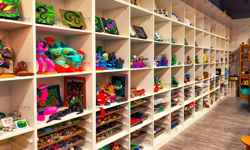 ��Ӣ��ѧУ���ս���ѧ����Ʒ