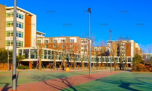 ��Ӣ��ѧУ��ѧ¥�����������