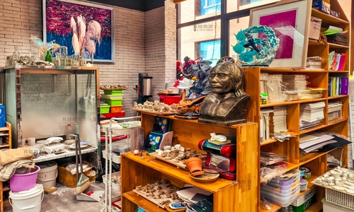 ��Ӣ��ѧУ���ս���ѧ����Ʒ