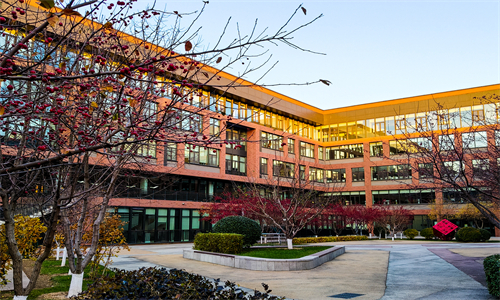 �����г���������ѧУУ԰����