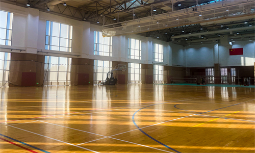 �����г���������ѧУУ԰����