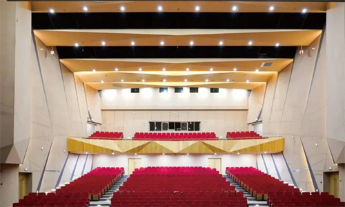 ��������У԰����