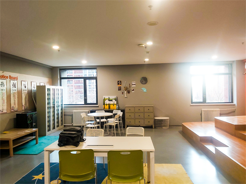 ��������У԰����