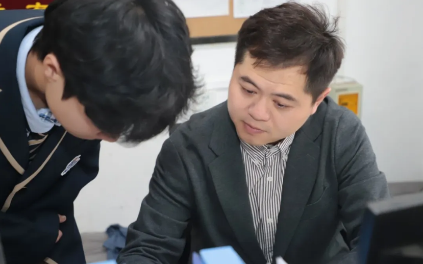 ����ѧУ�γ�����У԰������