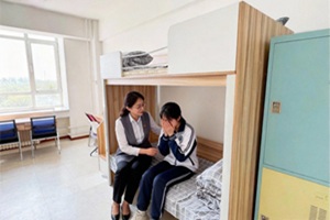 ����ǹ��ʸ�������ĵ���ʵ������������������ѧ����ϵ