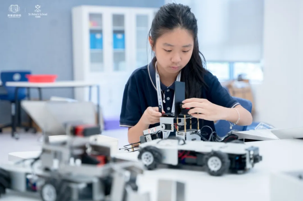 海南英雅盛彼德学校初中部课程