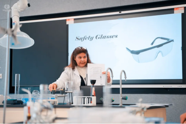 海南英雅盛彼德学校课程