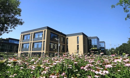 ������������ѧУ