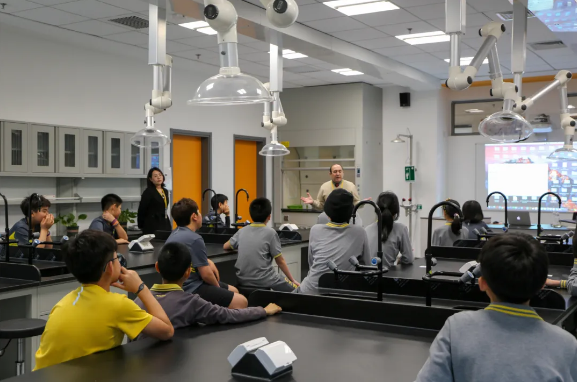 ������������ѧУSTEM����