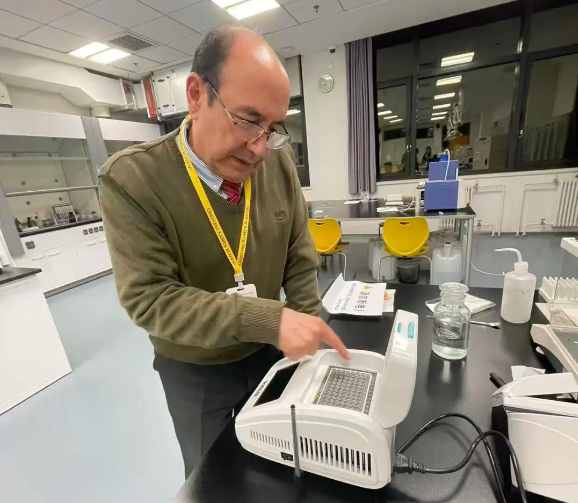 ������������ѧУSTEM����