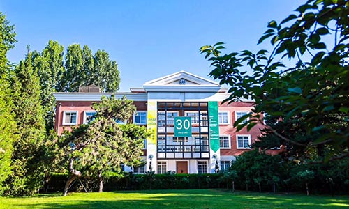 ������˽�����ѧУ