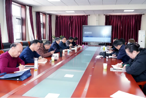 ��������������������������ר����л