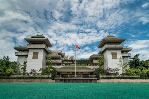 �ɶ�ʯ����ѧ���ʲ�������У��