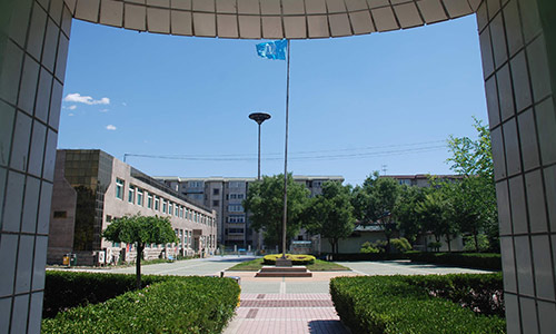 �����м�ѧУͨ�ݻ���ѧУ