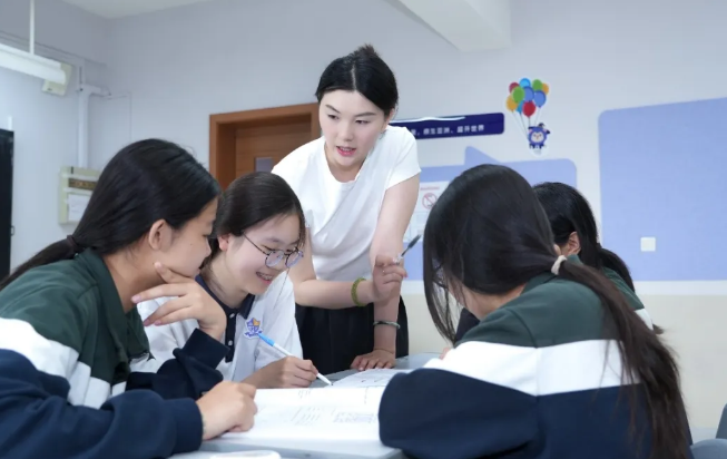 ����ѧУ�γ�����У԰������