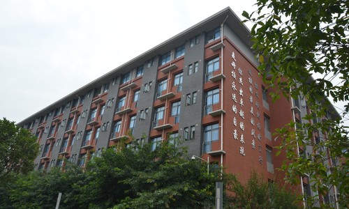 �ɶ��������ѧУ���ʲ�ѧ��-����¥