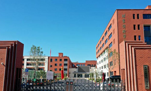 ������ѧУ