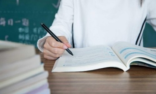 ����ѧУ�ո߰�γ�����